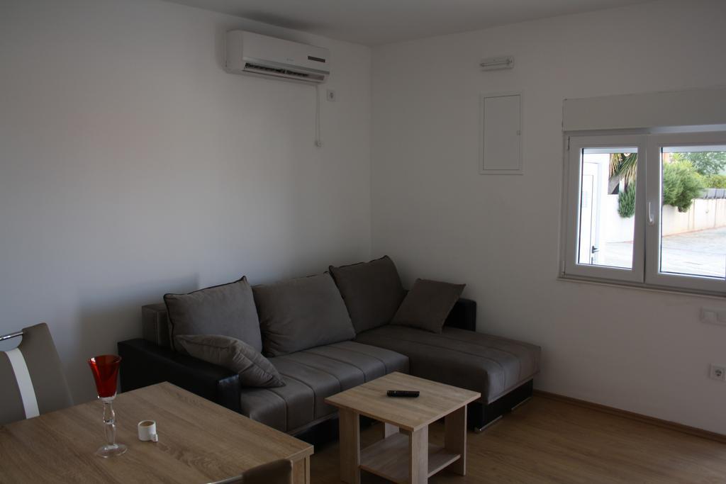Apartments Suker Trogir Bagian luar foto