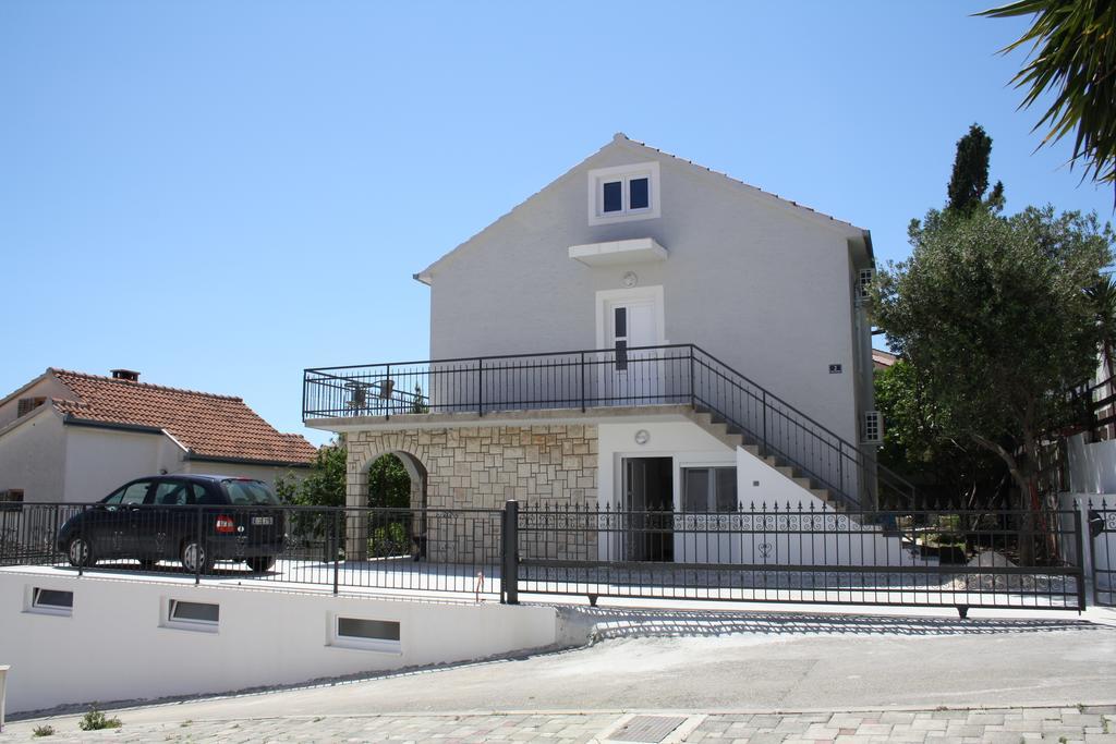 Apartments Suker Trogir Bagian luar foto