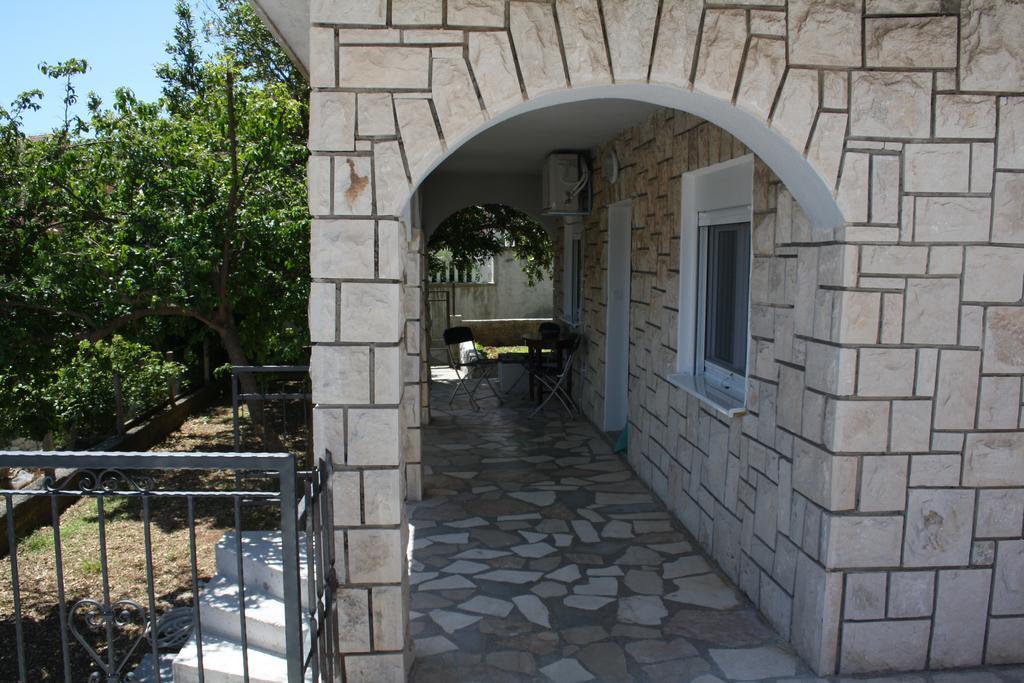 Apartments Suker Trogir Bagian luar foto